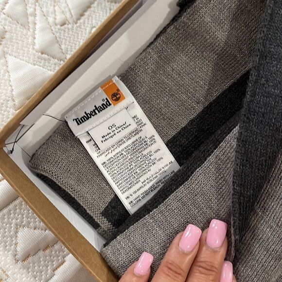 Men’s timberland scarf and hat - Picture 3 of 3